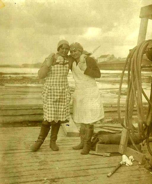 mummo sukeltajien pukijana